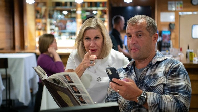 Alumni at Sugarbush reunion event, Homecoming 2023