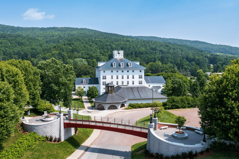 Aerial photo of the Kreitzberg Library and Alumni Bridge in the summertime.